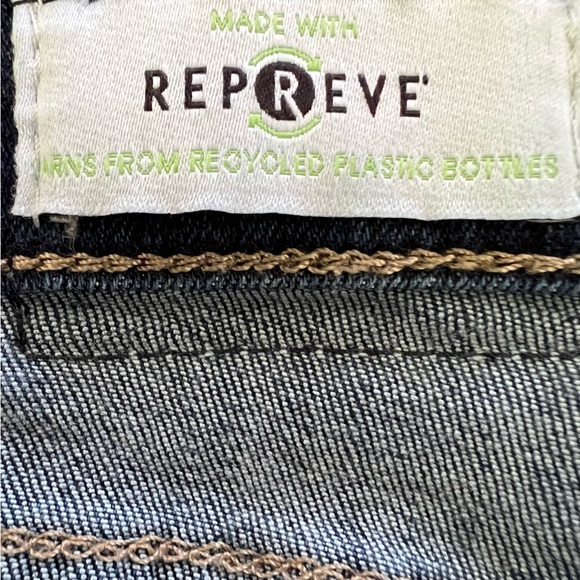 Calvin Klein Mid Rise Skinny Jean 12/31 - Picture 8 of 11